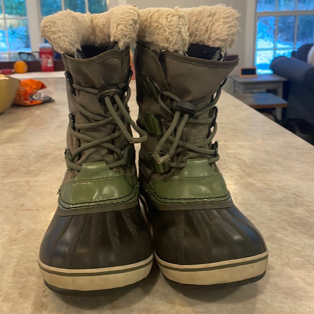 Sorel kids boots size 3